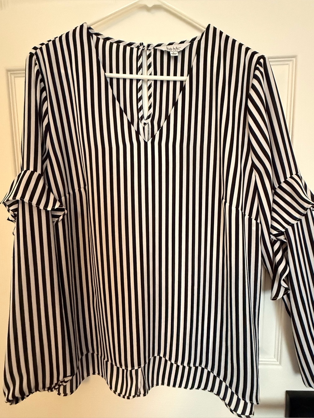 Women’s Nicole Miller Black & White Vertical Stripe V-Neck Blouse - Size L